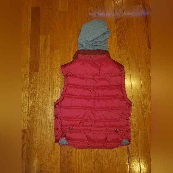 Red Marron puffer vest. Urban behavior. Size small - Picture 7 of 8